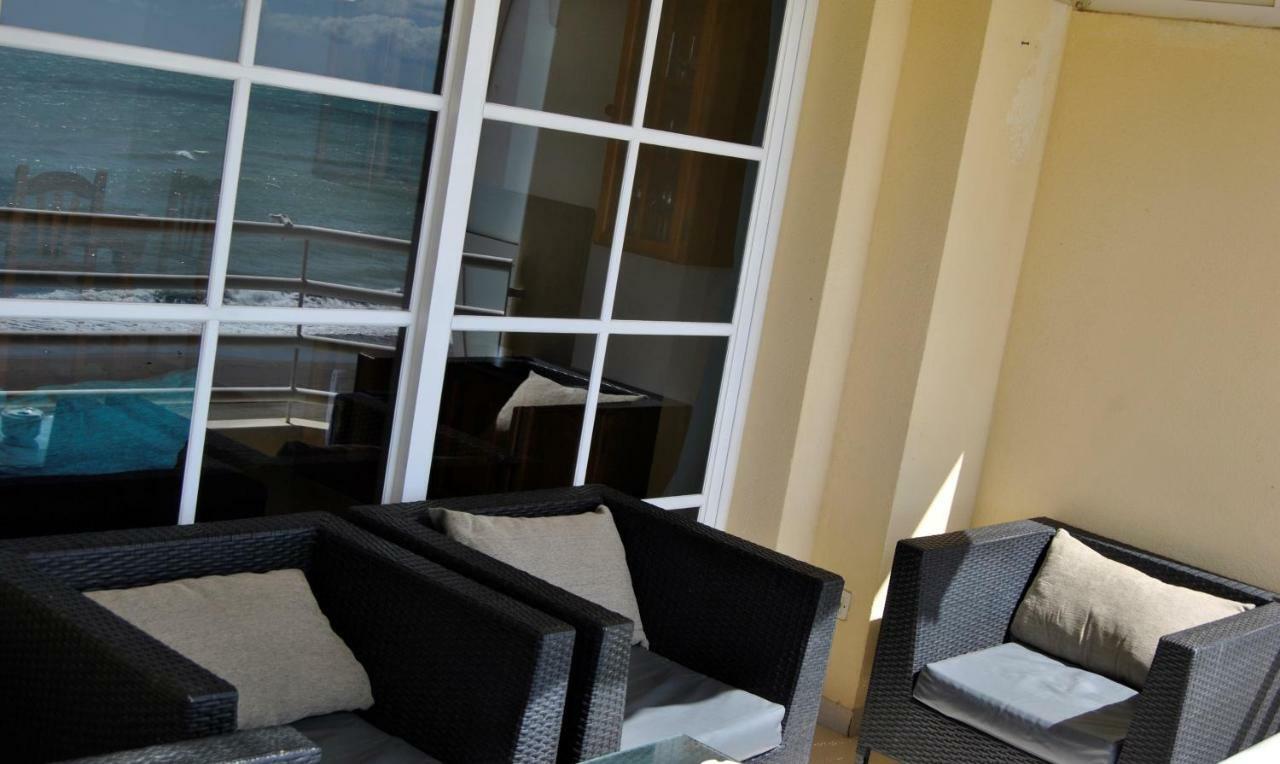 Apartamento Frente Al Mar,Primera Linea Rincon de la Victoria Exterior photo