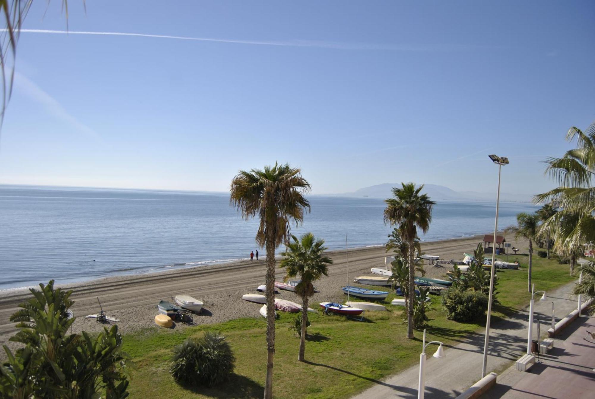 Apartamento Frente Al Mar,Primera Linea Rincon de la Victoria Exterior photo